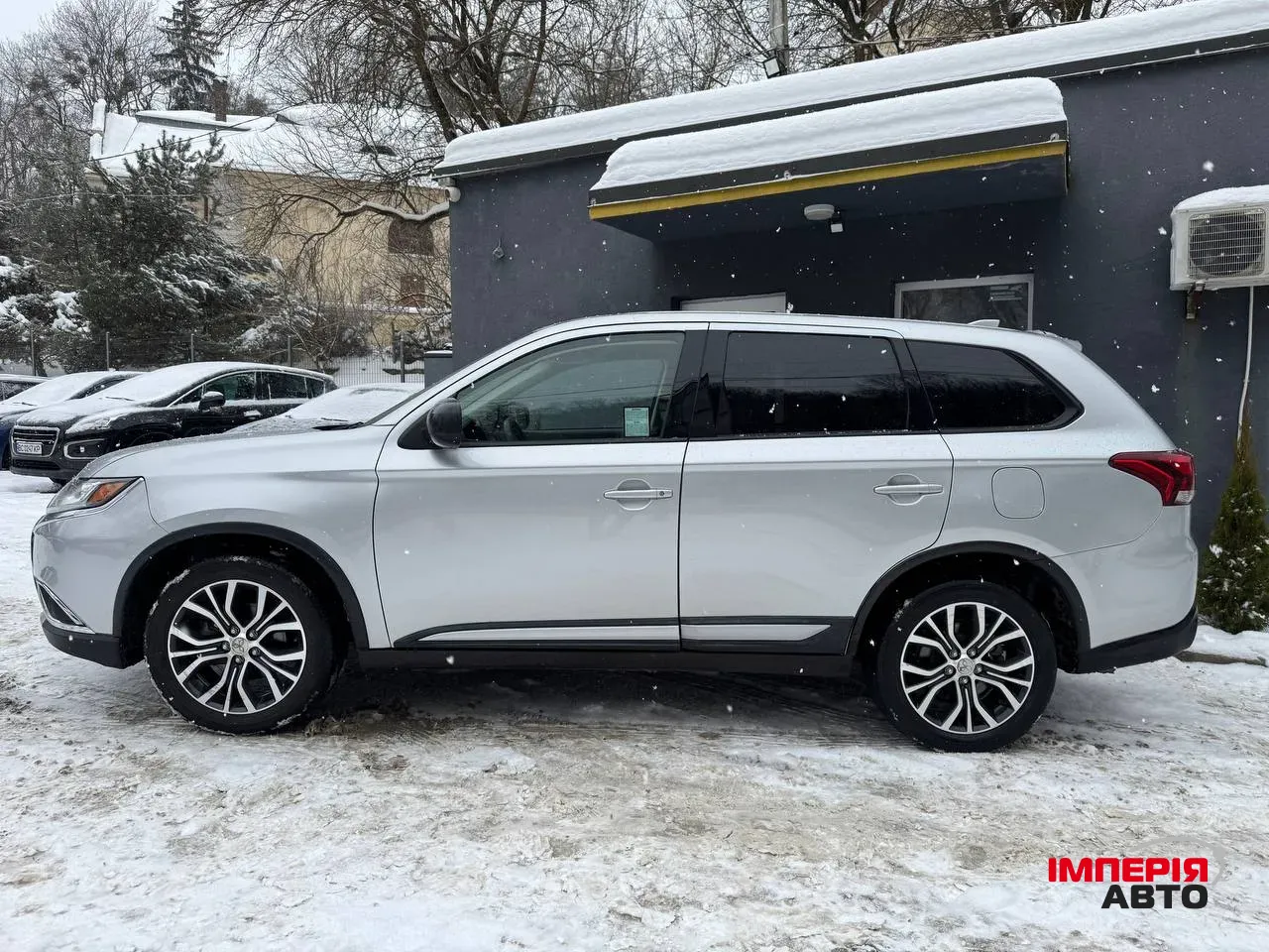 Mitsubishi Outlander - фото 7