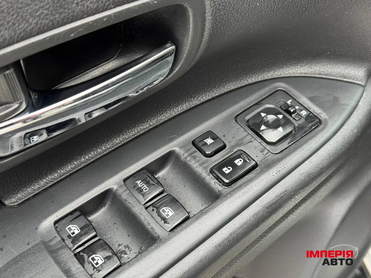 Mitsubishi Outlander - фото 11