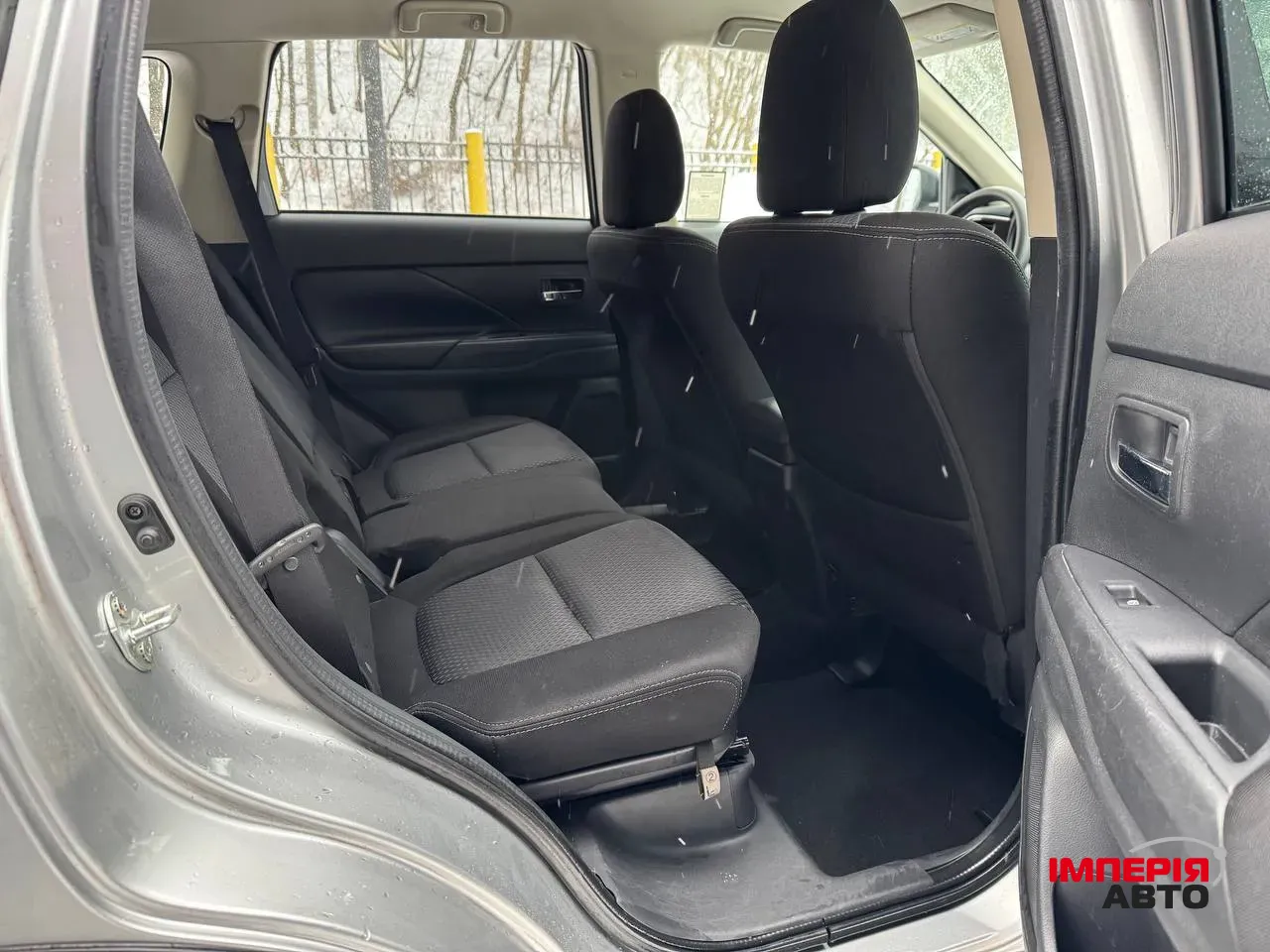 Mitsubishi Outlander - фото 16