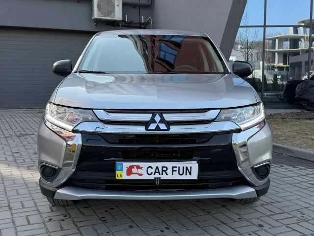 Mitsubishi Outlander - фото 3