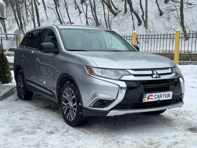 Mitsubishi Outlander - фото 4