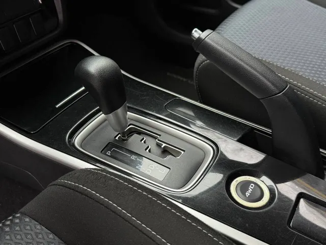 Mitsubishi Outlander - фото 2