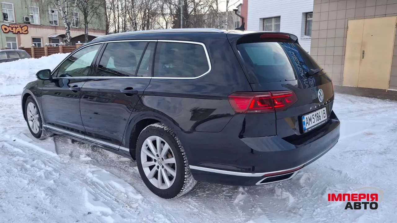 Volkswagen Passat - фото 4