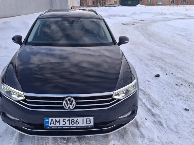 Volkswagen Passat - фото 1