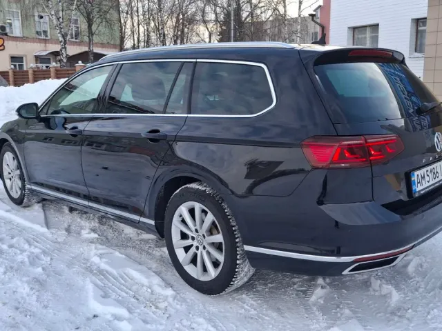 Volkswagen Passat - фото 4