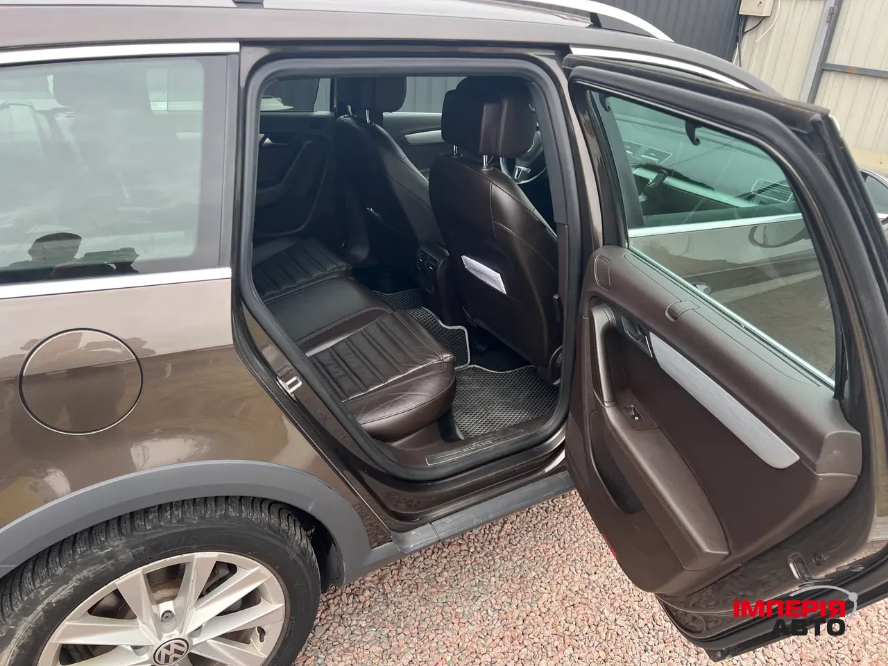 Volkswagen Passat - фото 12