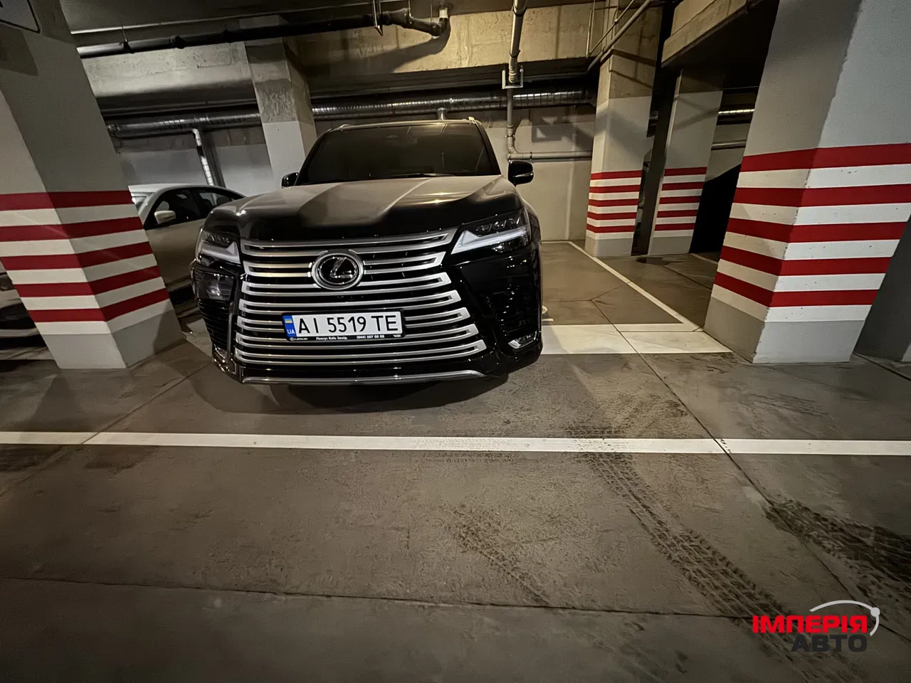 Lexus LX - фото 2