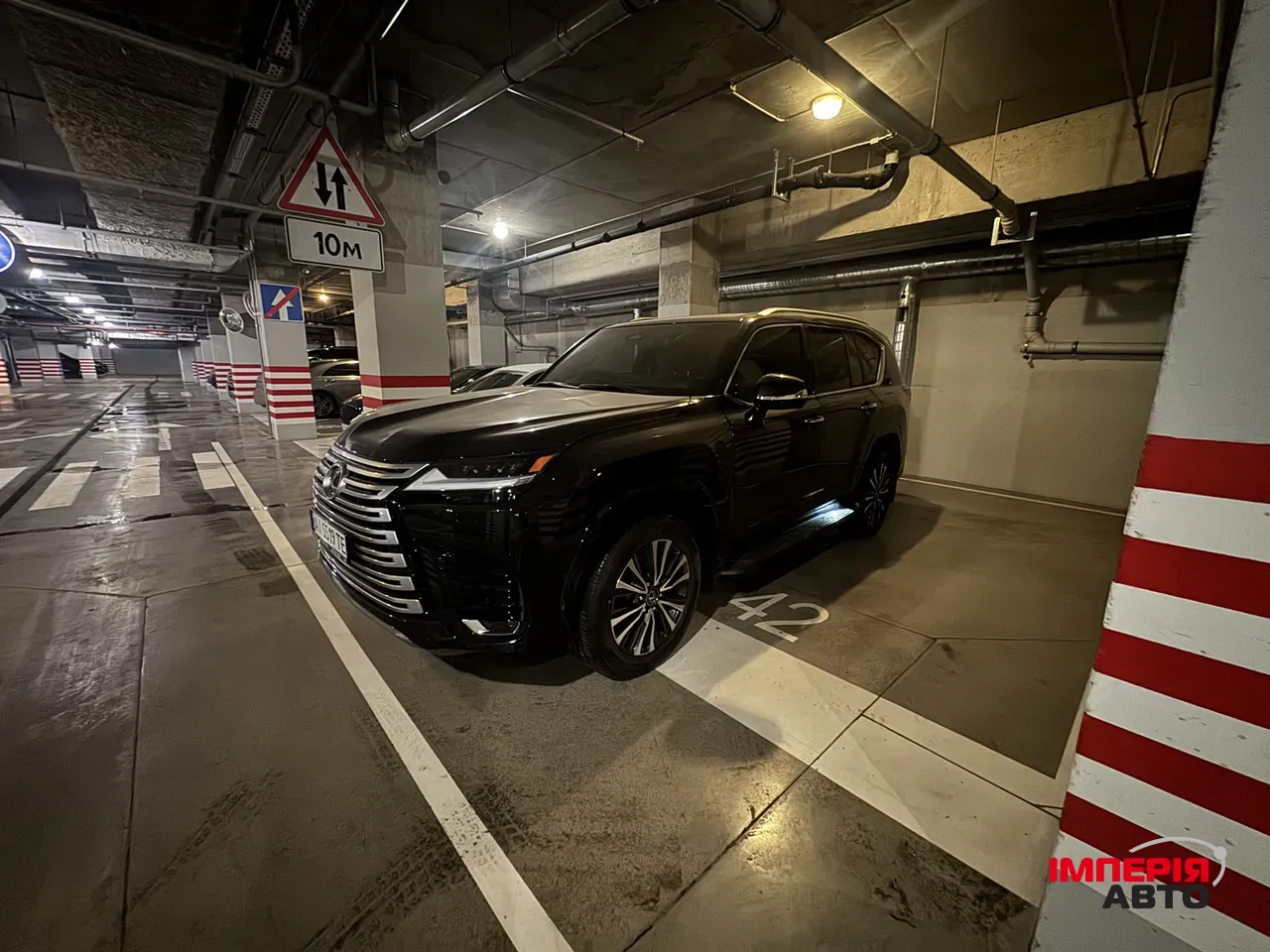 Lexus LX - фото 1