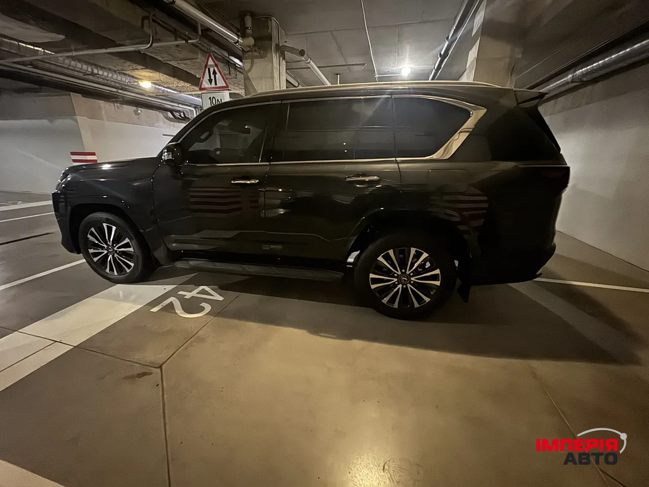 Lexus LX - фото 8