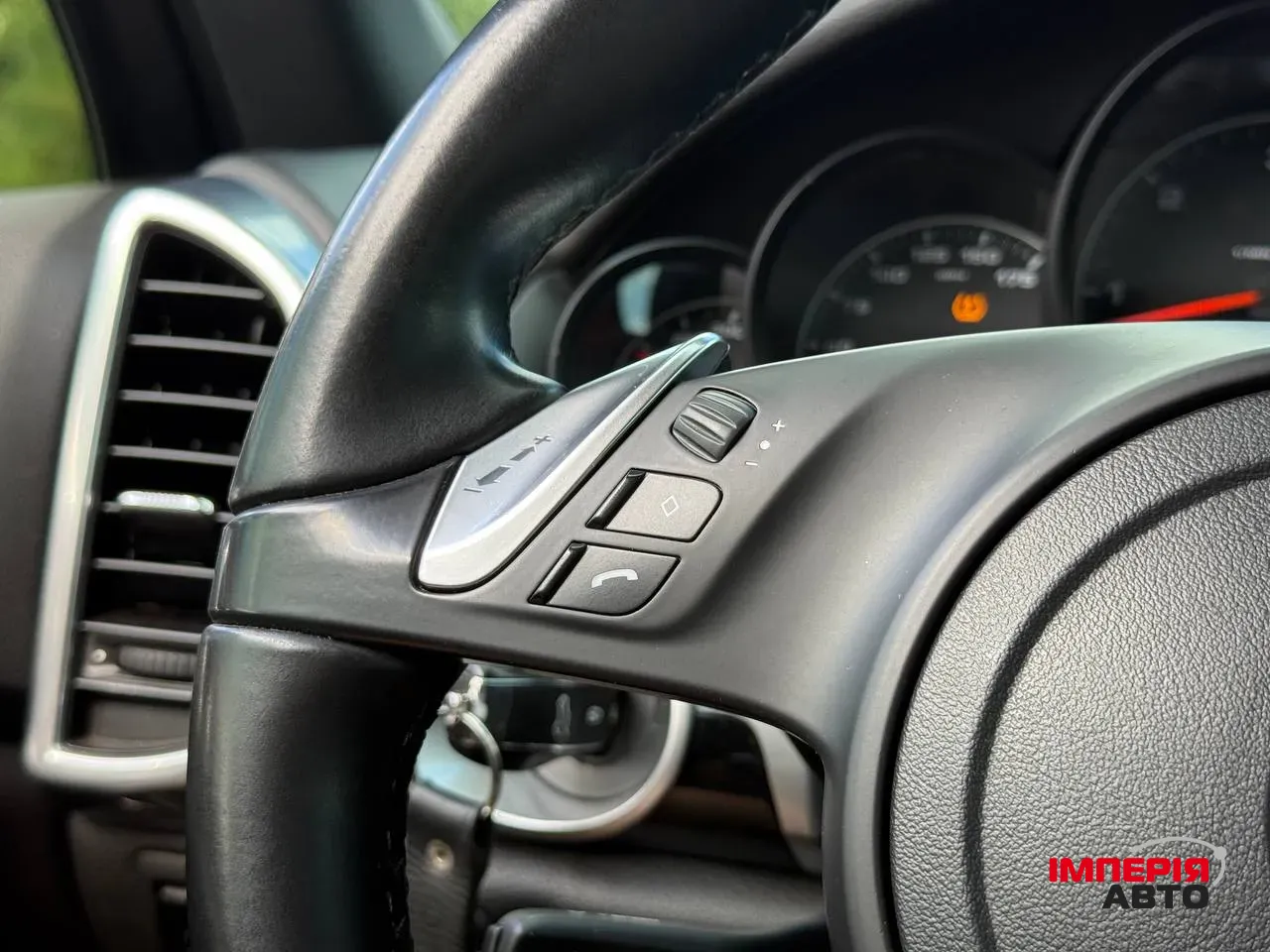 Porsche Cayenne - фото 32