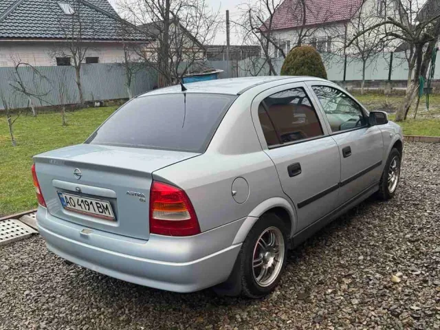 Opel Astra - фото 3