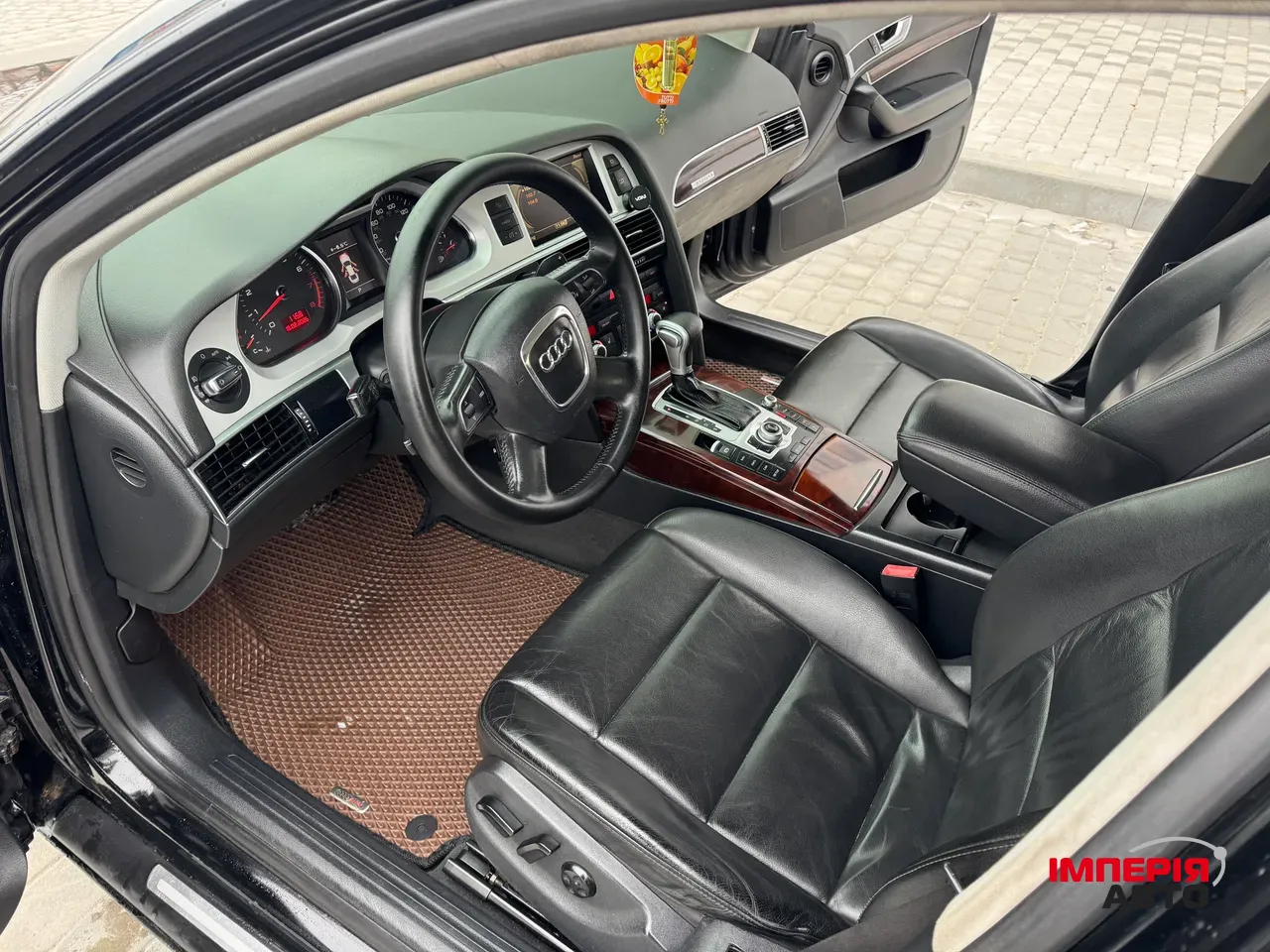 Audi A6 - фото 12