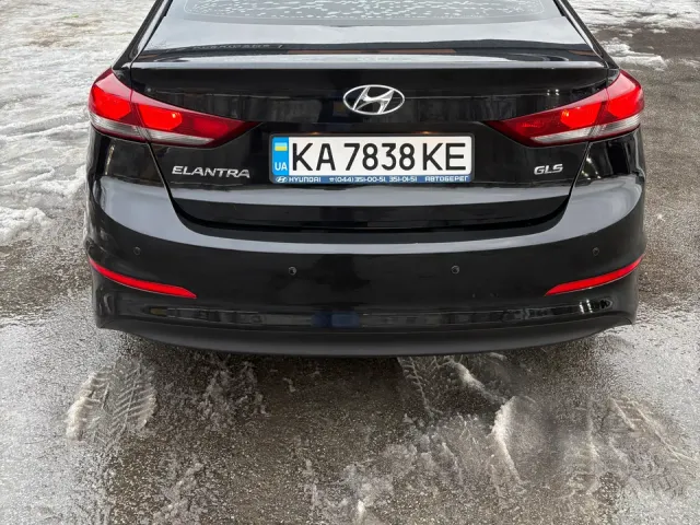 Hyundai Elantra - фото 4