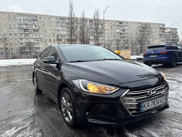 Hyundai Elantra - фото 5