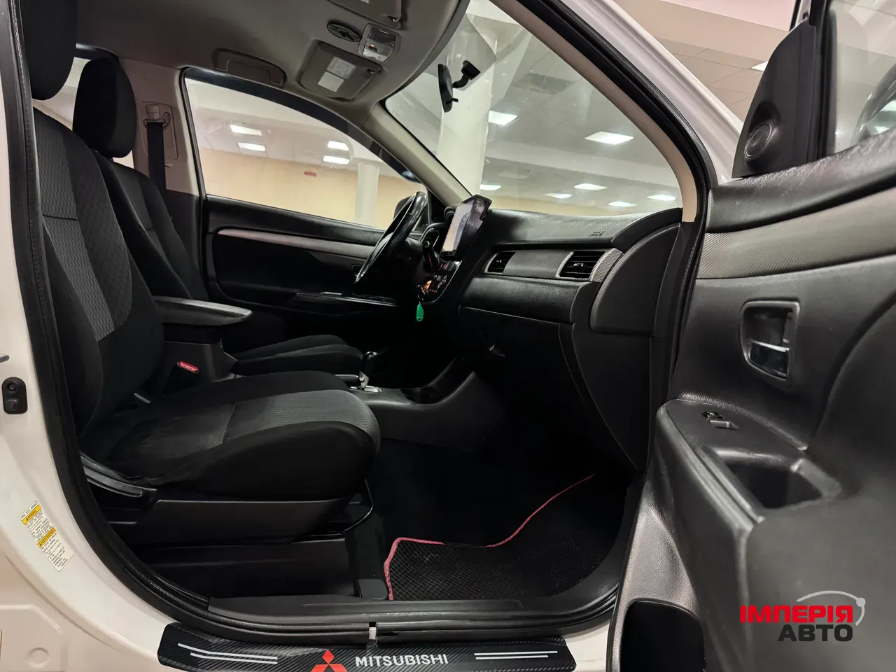 Mitsubishi Outlander - фото 7