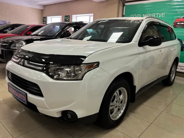 Mitsubishi Outlander - фото 3