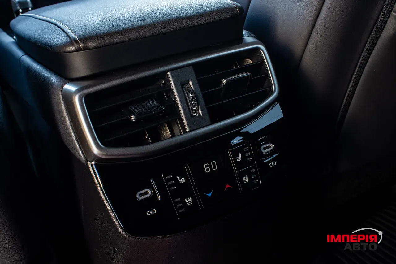 Lexus RX - фото 31