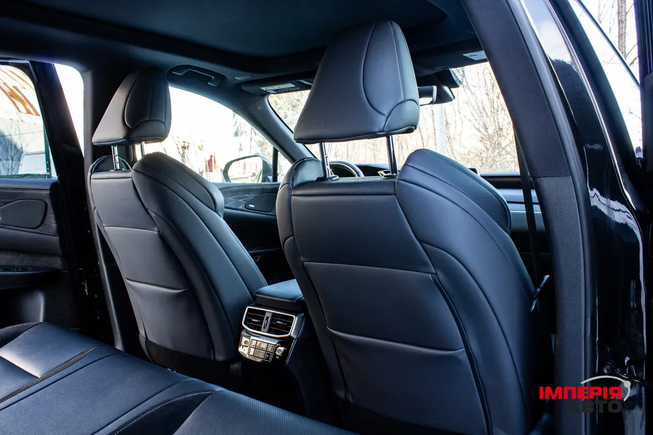 Lexus RX - фото 47