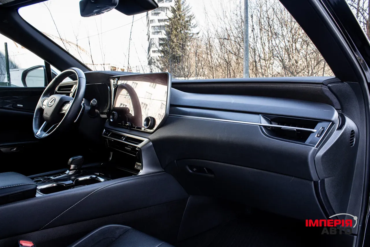 Lexus RX - фото 52