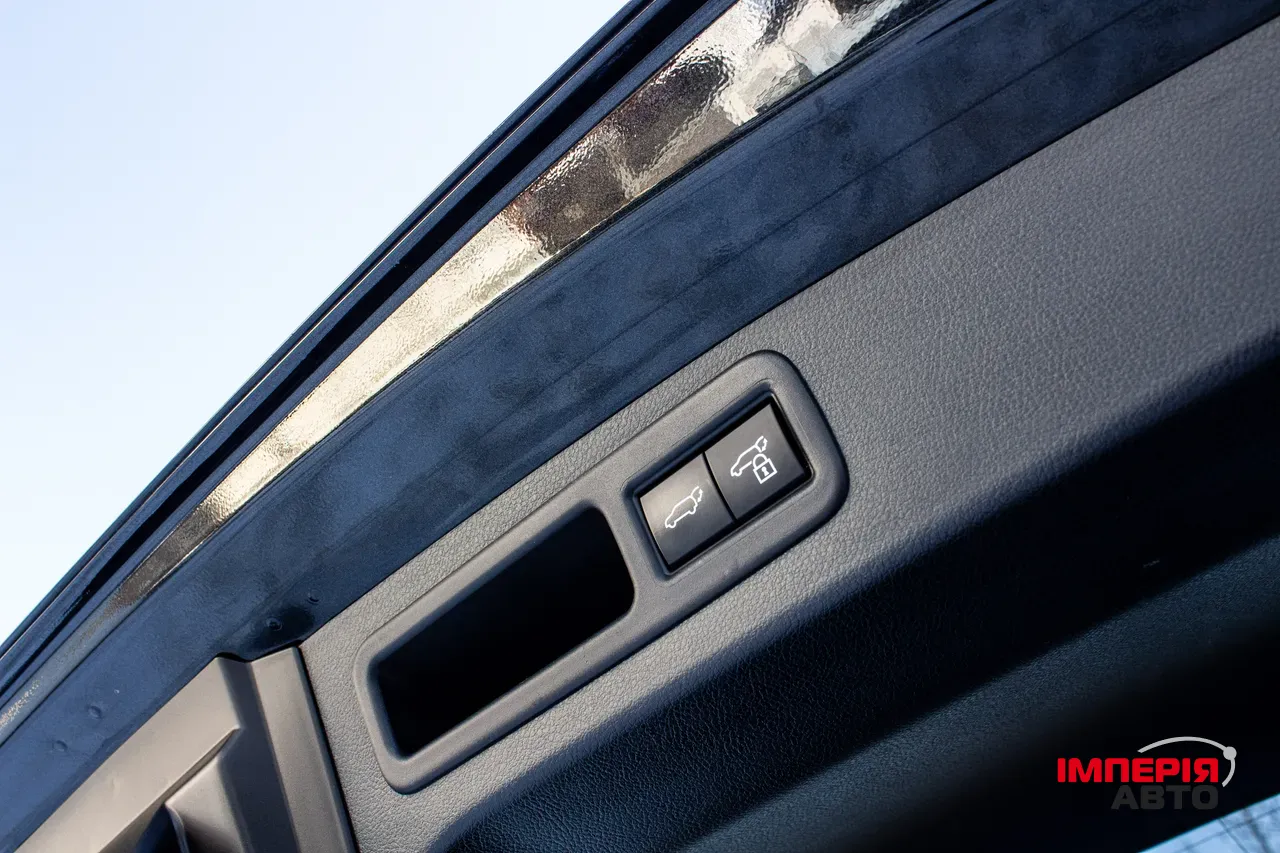 Lexus RX - фото 32