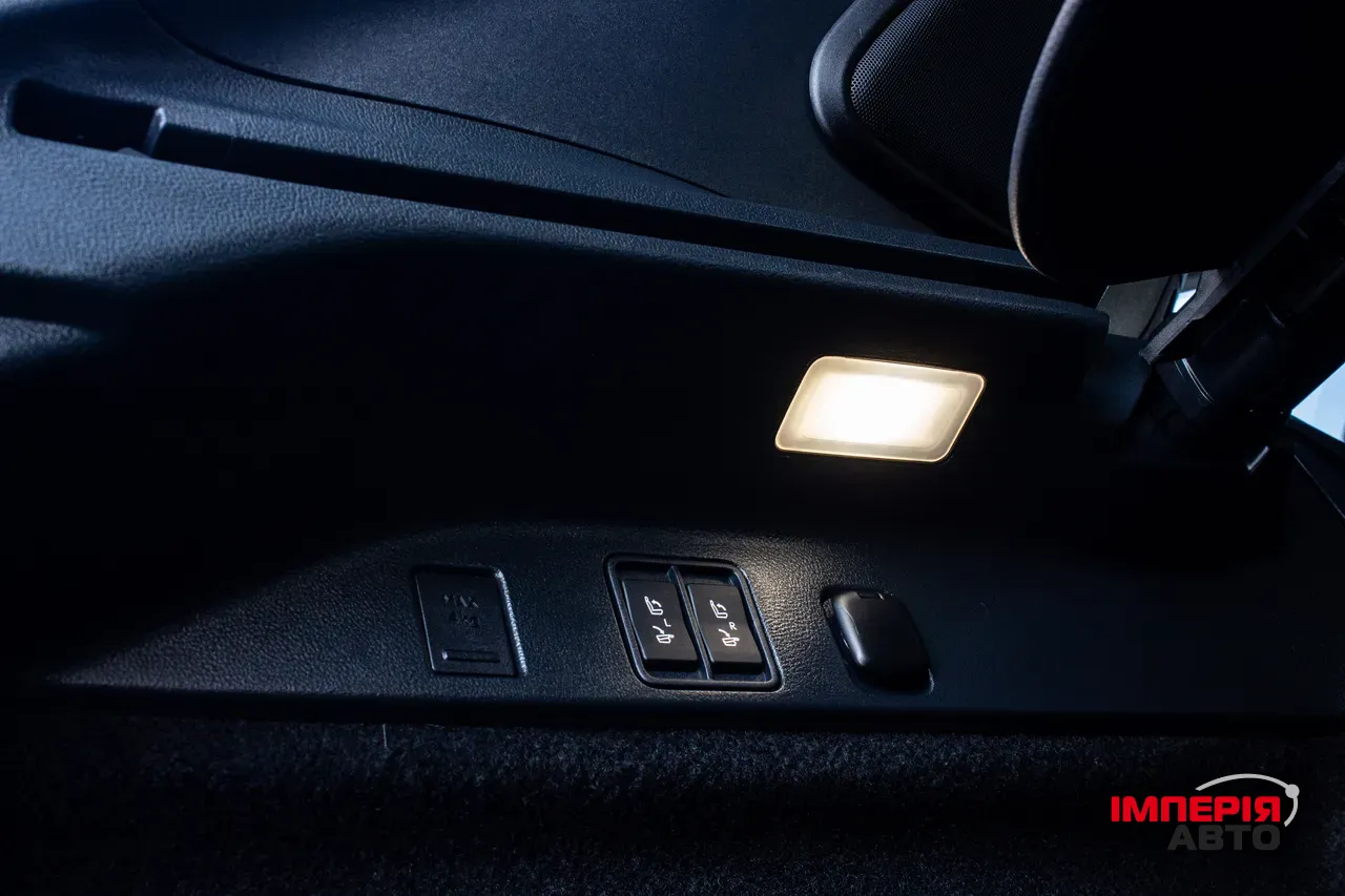 Lexus RX - фото 37