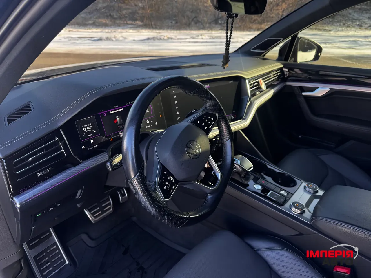 Volkswagen Touareg - фото 8