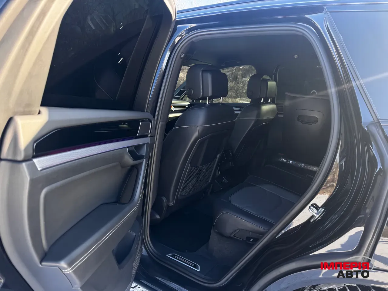 Volkswagen Touareg - фото 10