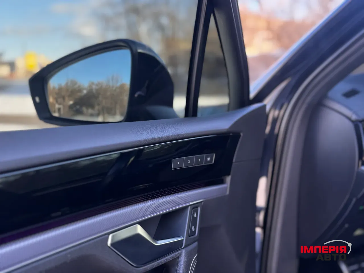 Volkswagen Touareg - фото 11