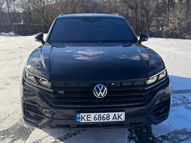 Volkswagen Touareg - фото 1
