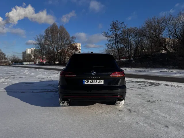 Volkswagen Touareg - фото 4