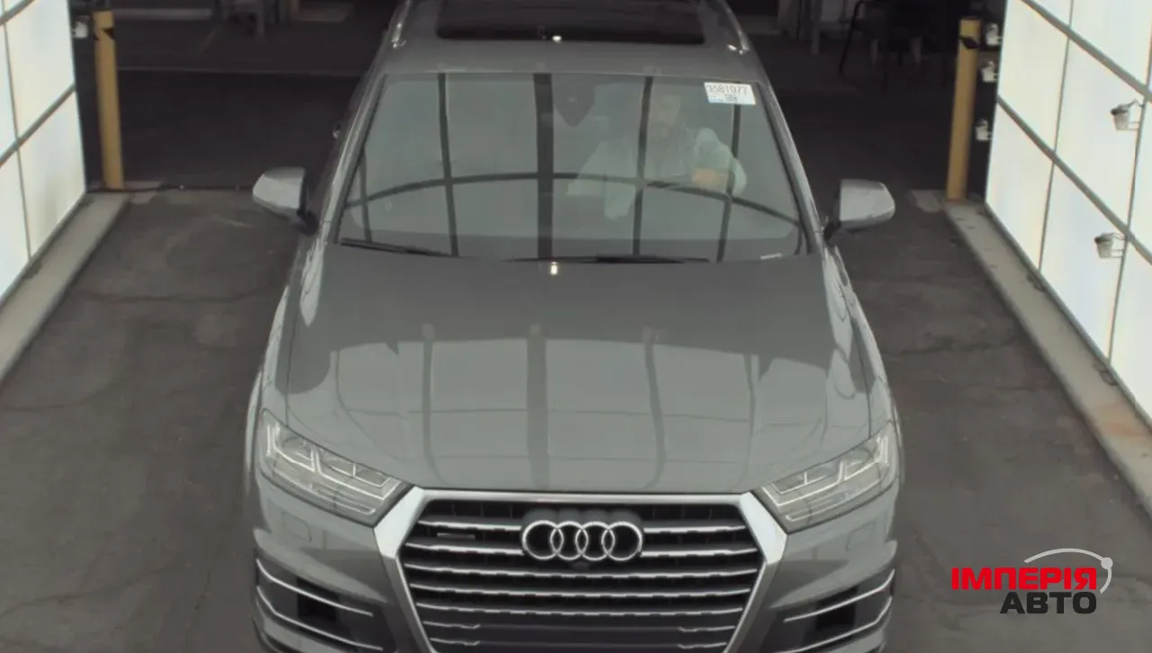 Audi Q7 - фото 8