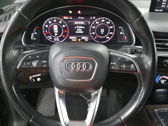 Audi Q7 - фото 2