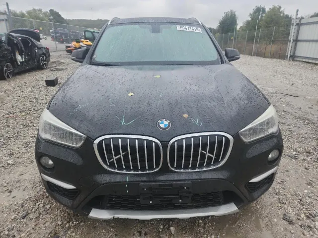 BMW X1 - фото 1