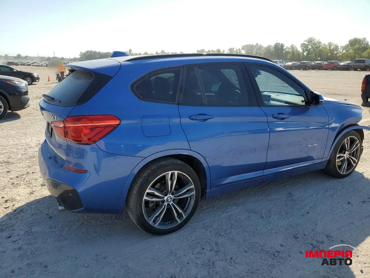 BMW X1 - фото 1