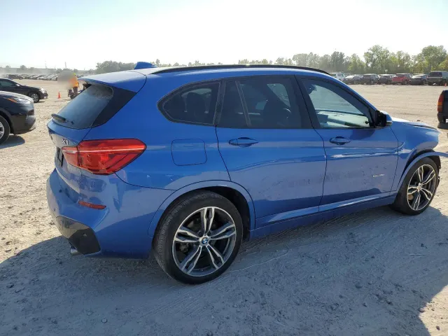 BMW X1 - фото 1