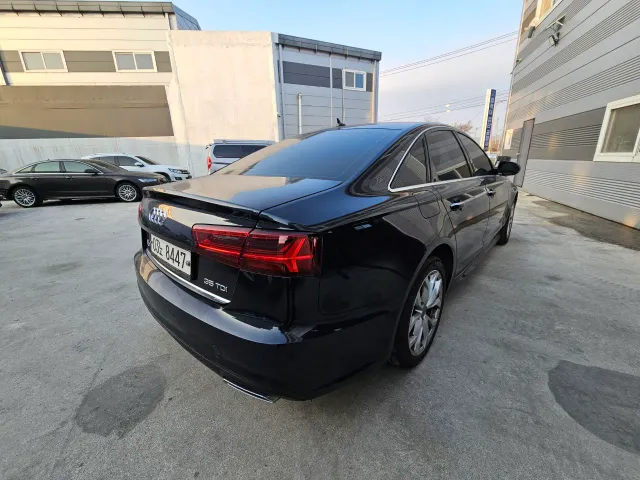 Audi A6 - фото 2