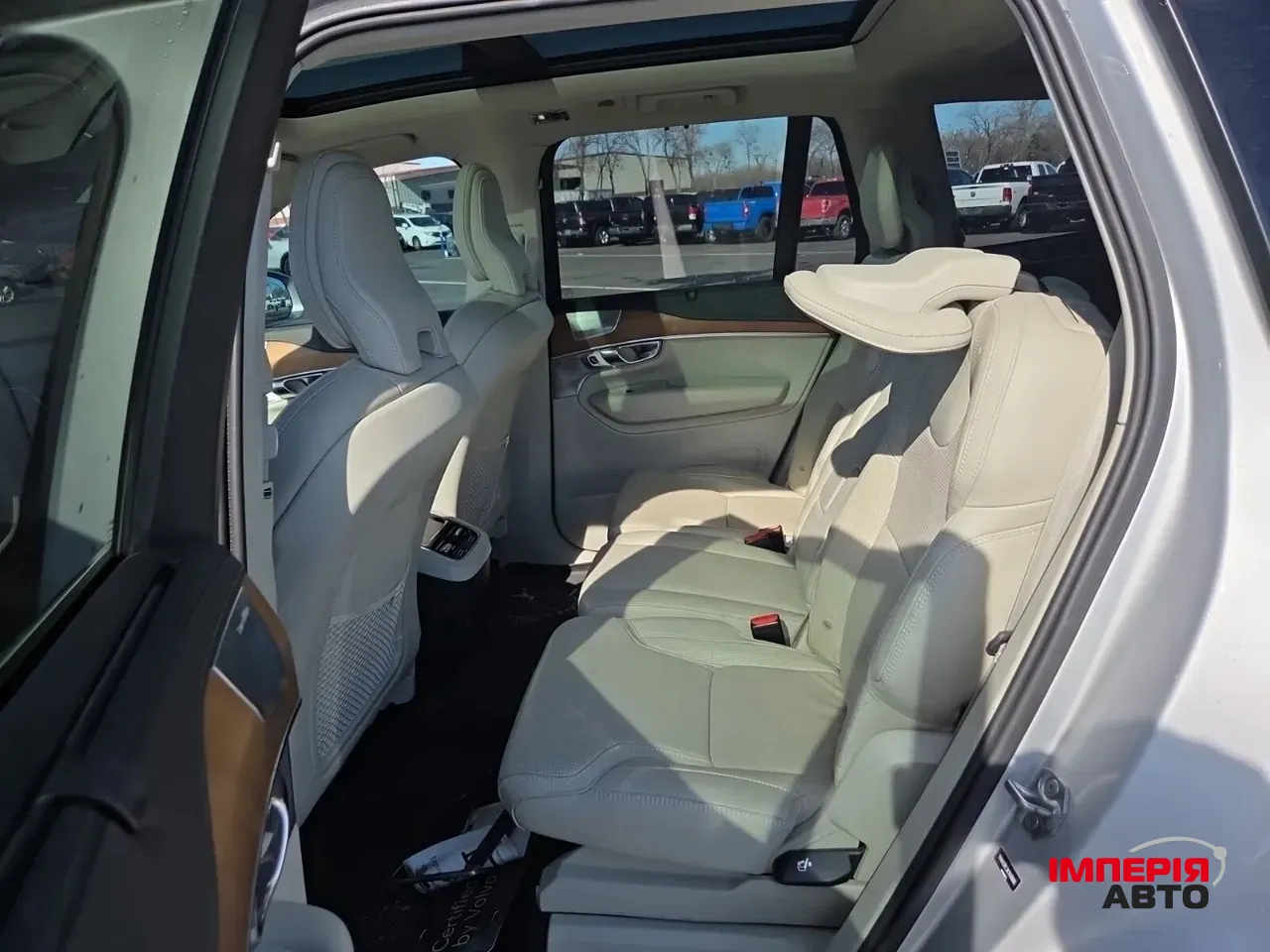 Volvo XC90 - фото 10