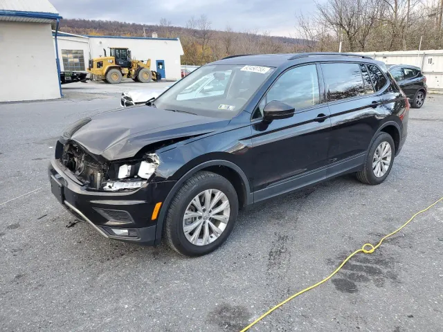 Volkswagen Tiguan - фото 1