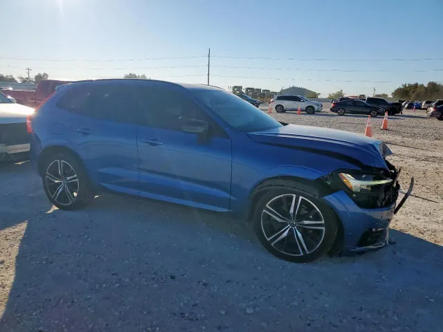 Volvo XC60 - фото 1