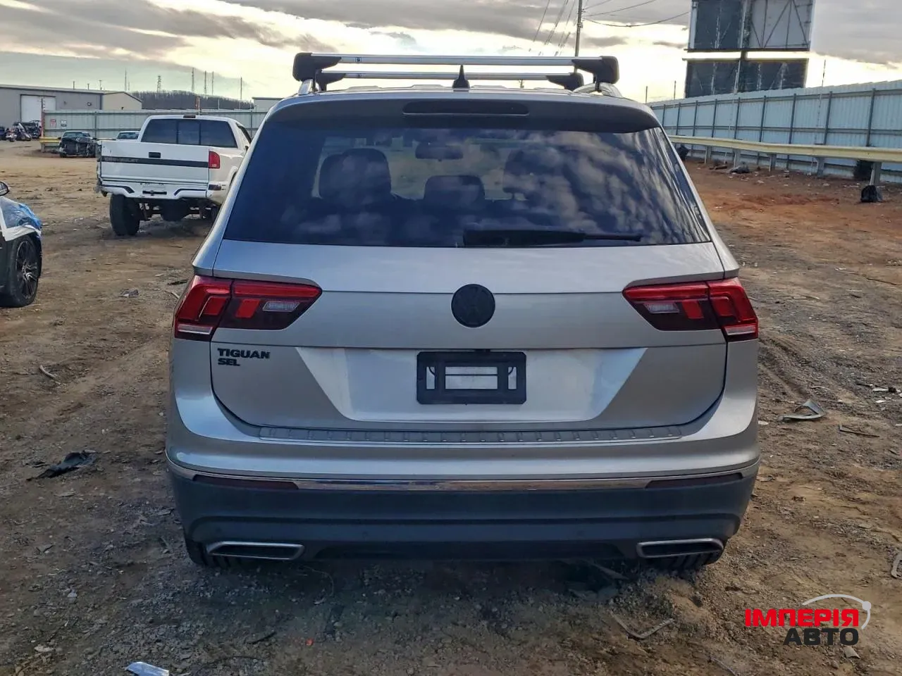 Volkswagen Tiguan - фото 1