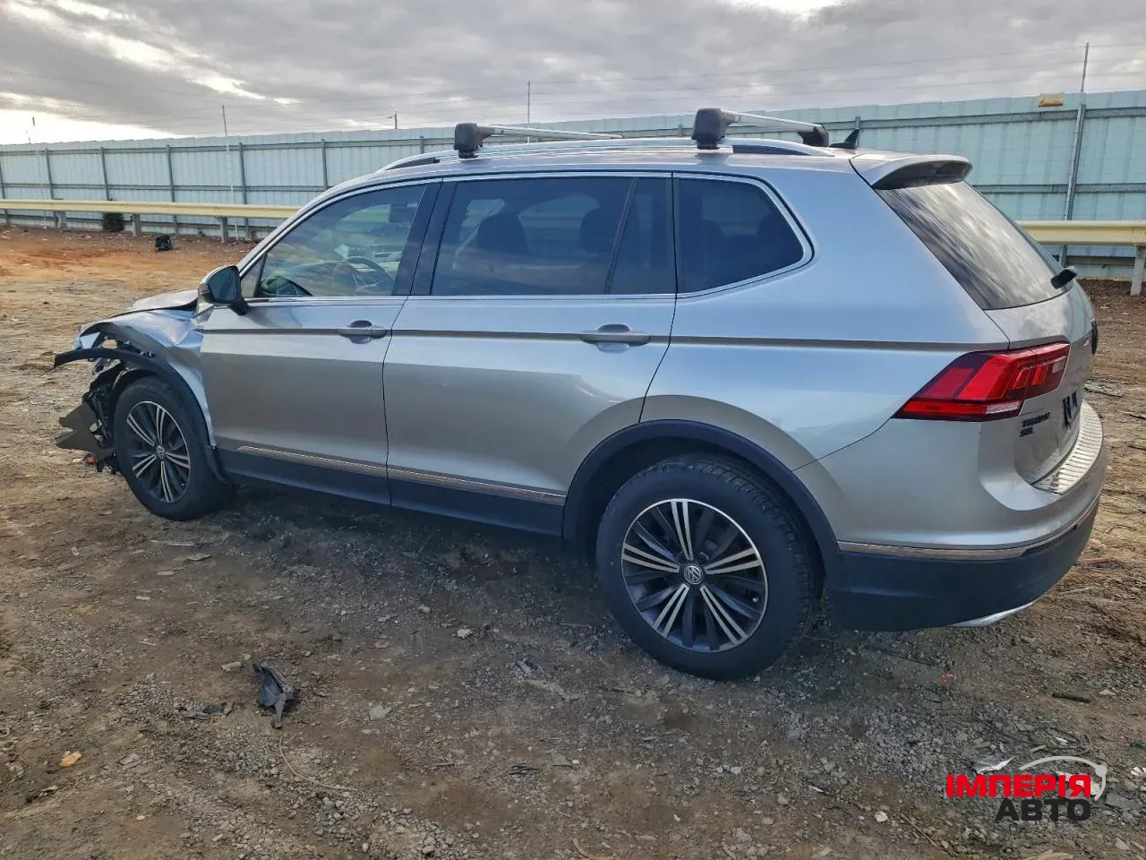 Volkswagen Tiguan - фото 3