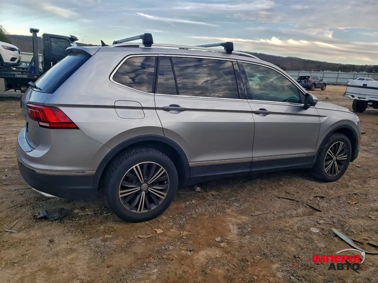Volkswagen Tiguan - фото 2