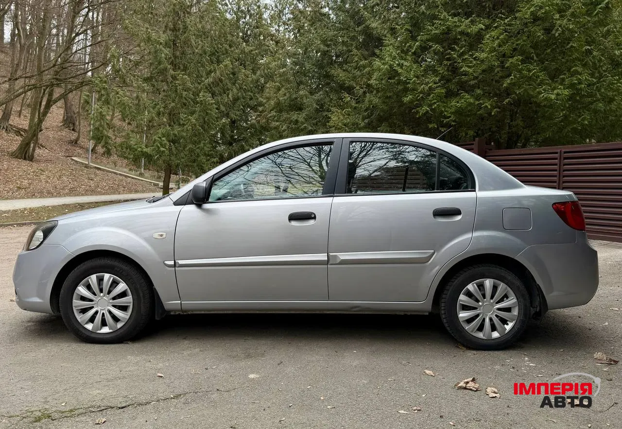 Kia Rio - фото 5