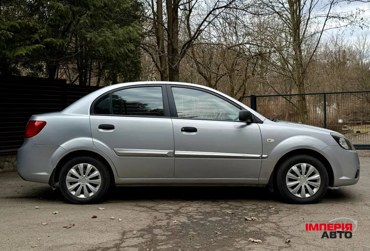Kia Rio - фото 4