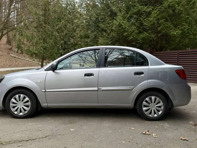 Kia Rio - фото 5