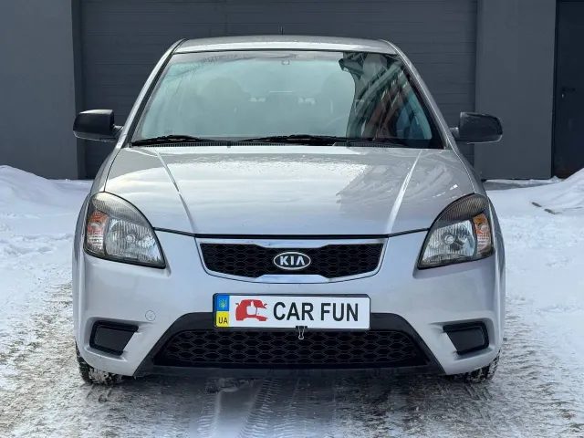 Kia Rio - фото 2