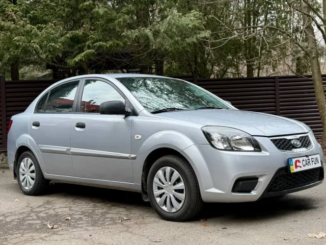 Kia Rio - фото 3