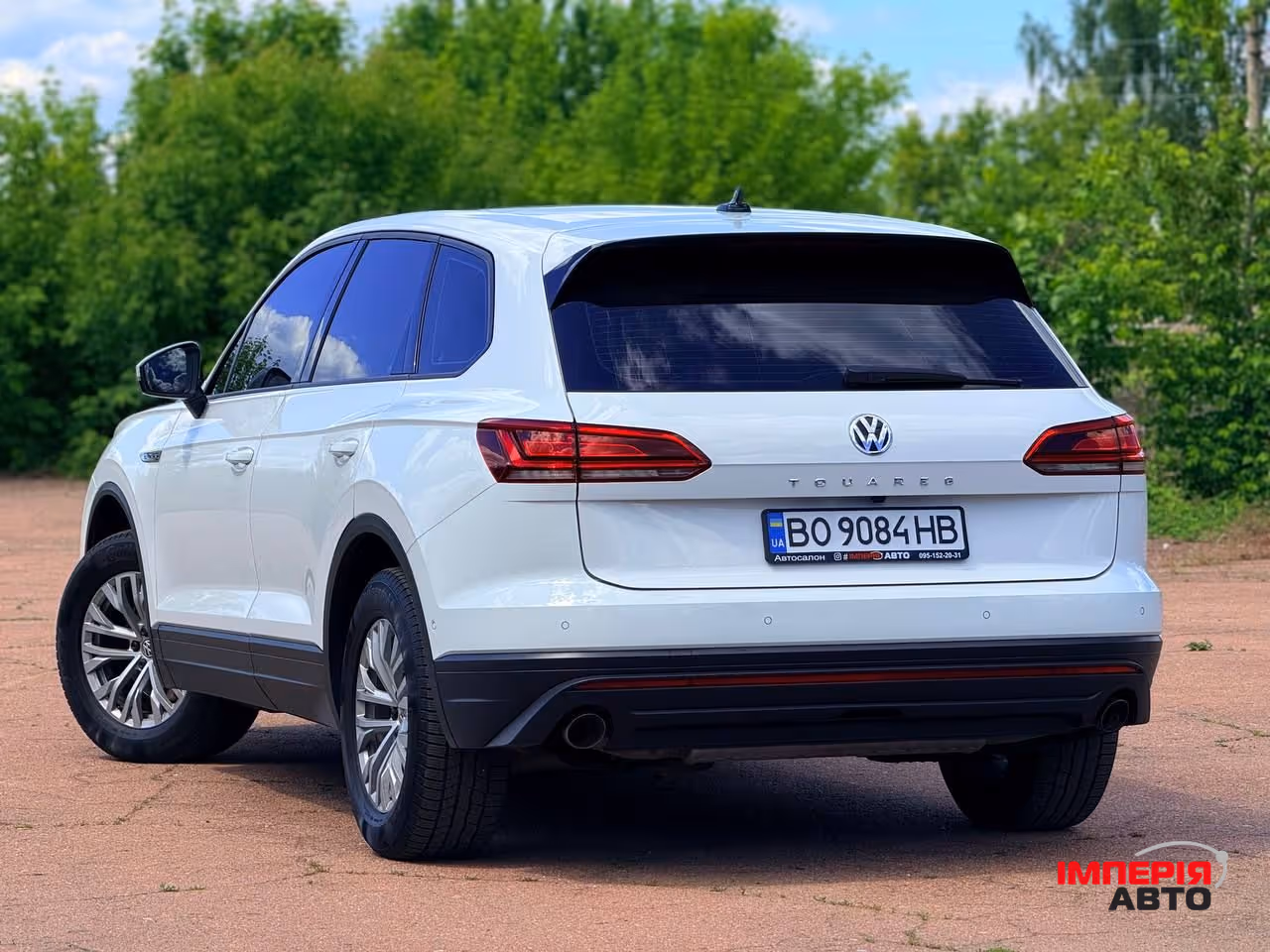 Volkswagen Touareg - фото 12