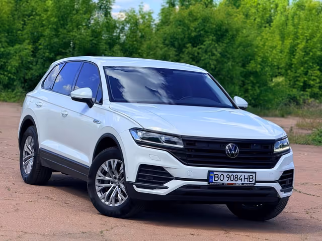 Volkswagen Touareg - фото 4