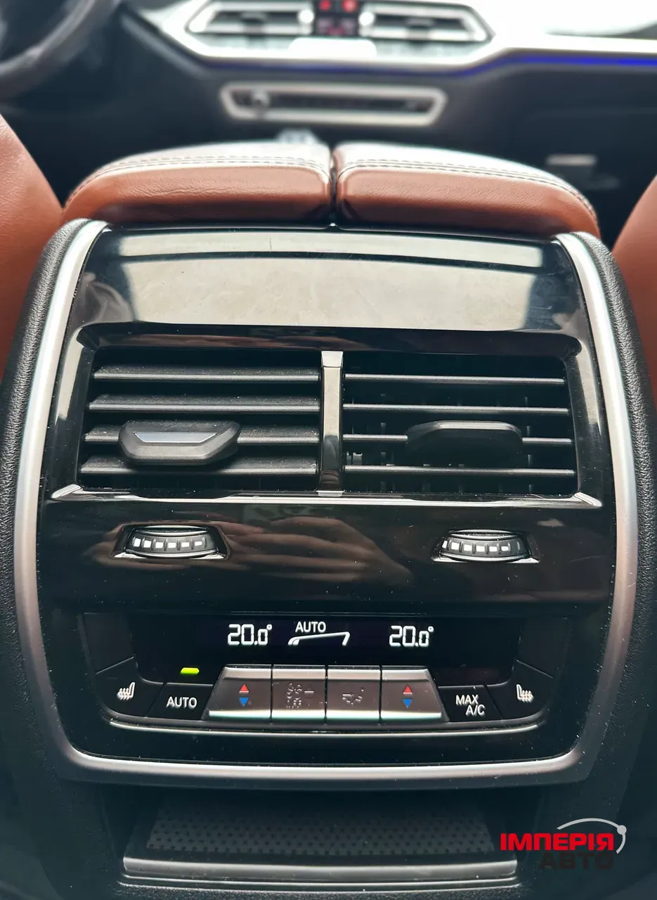 BMW X7 - фото 12